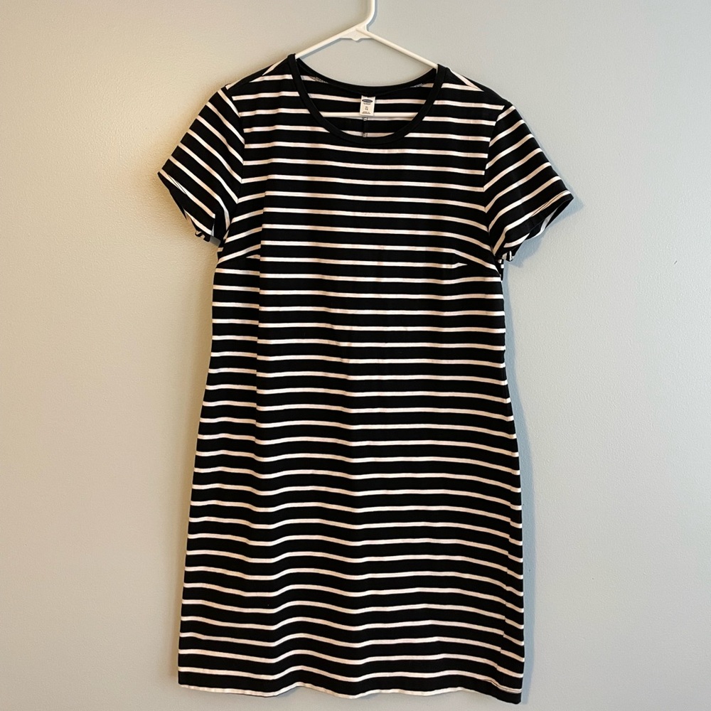 Old Navy Women’s Striped Shift Dress